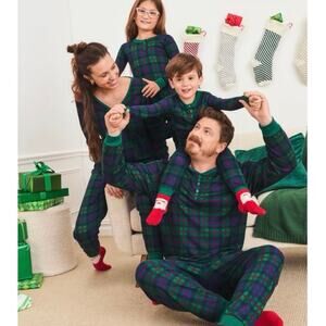 The Children’s Place PJ Place Holiday Pajamas Women’s size M